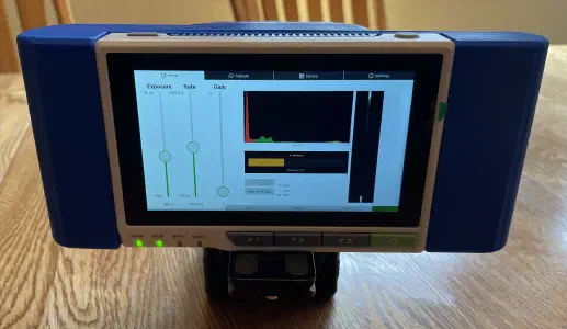 The setup interface with visualizations to help set the exposure time, gain (ISO), white balance, and focus.